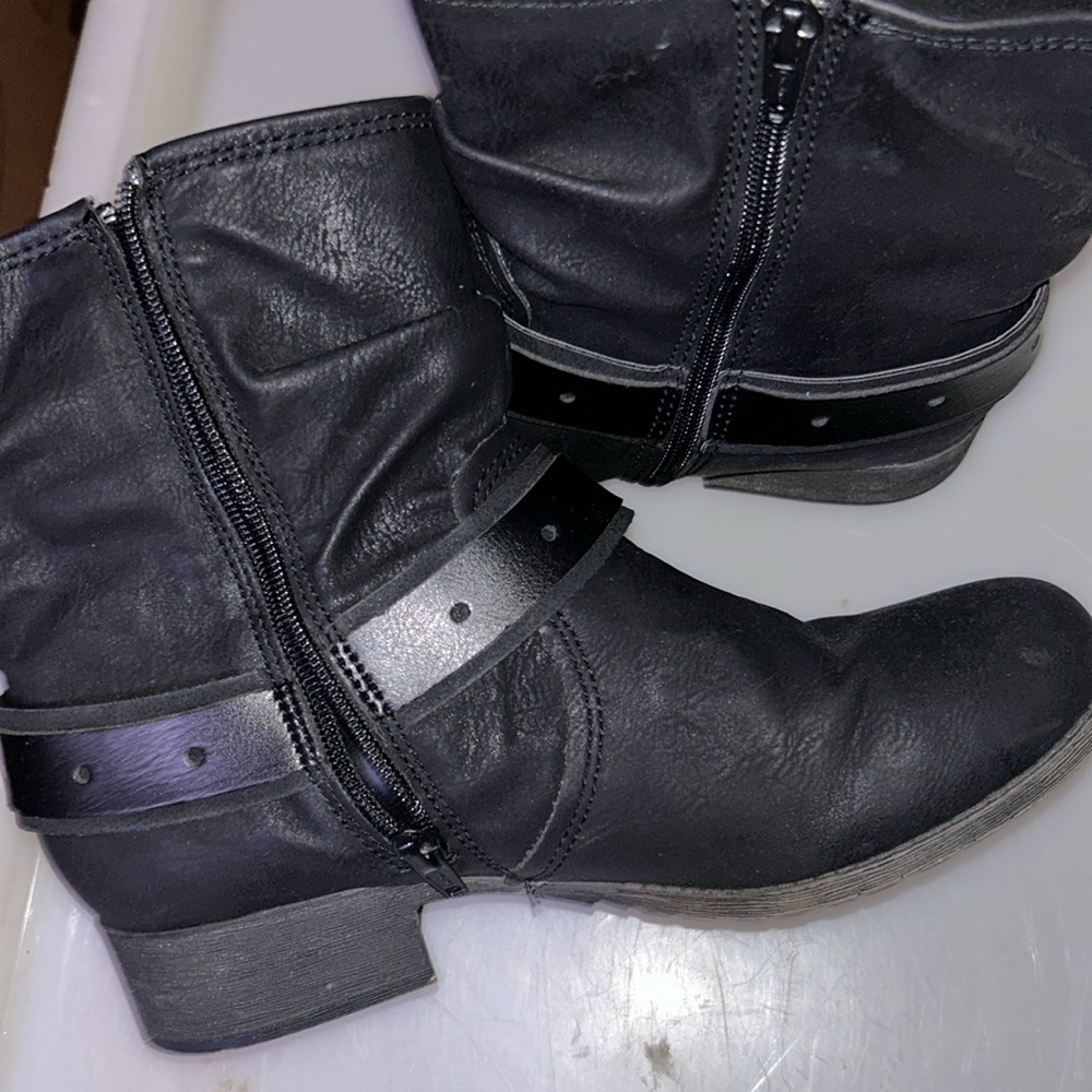 Women’s Ankle Boots - Picture 3 of 6
